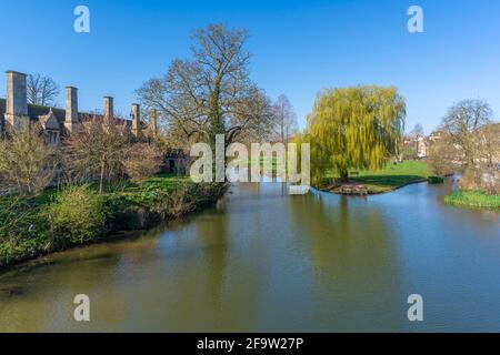 Vista del fiume Welland e dei Town Meadows, Stamford, South Kesteven, Lincolnshire, Inghilterra, Regno Unito, Europa Foto Stock