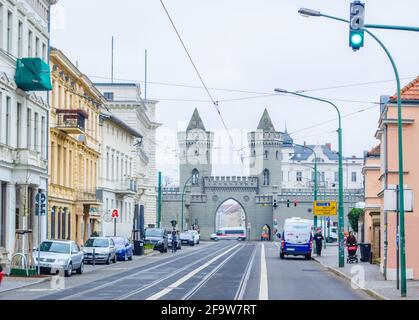 POTSDAM, GERMANIA, 11 MARZO 2015: nauener Tor a potsdam che era un ingresso alla città. Foto Stock