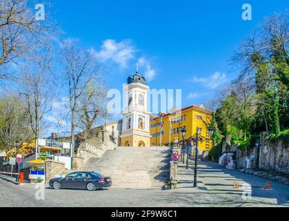 PLOVDIV, BULGARIA, 7 APRILE 2015: La Cattedrale della Santa Assunzione (chiesa di Uspenie Bogorodichno) con architettura rinascimentale e un Campanile datato bac Foto Stock