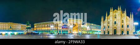 MILANO, 13 MARZO 2016: Vista notturna della Piazza del Duomo illuminata di Milano Foto Stock