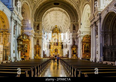 MONACO, GERMANIA, 20 AGOSTO 2015: Interno della Chiesa di San Michele a Monaco, Germania Foto Stock