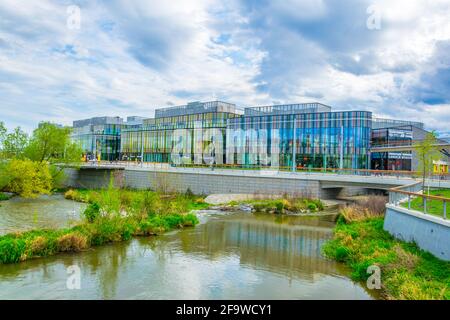 OLOMOUC, REPUBBLICA CECA, 16 APRILE 2016: Vista del centro commerciale galerie Santovka nella città ceca Olomouc. Foto Stock