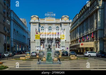 BUCAREST, ROMANIA, 11 LUGLIO 2015: L'Odeon Theatre è uno dei più famosi luoghi per le arti dello spettacolo di Bucarest, in Victory Avenue, ed è stato costruito Foto Stock