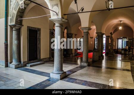 LUBIANA, SLOVENIA, 29 LUGLIO 2015: Vista dell'interno del municipio della capitale slovena lubiana Foto Stock