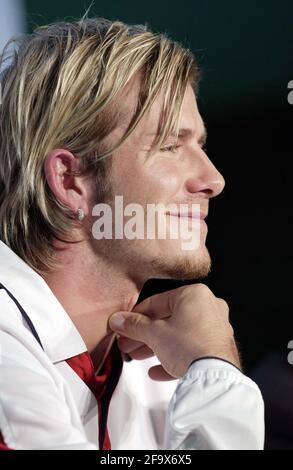 INGHILTERRA HOME KIT LANCIO 25.3.03 DAVID BECKHAM FOTO DAVID ASHDOWNENGLAND CALCIO Foto Stock