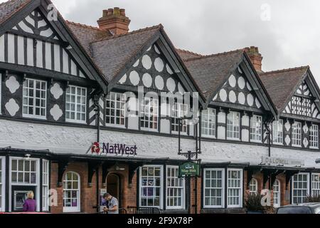 NAT West Bank nel villaggio modello di Port Sunlight, Wirral, Merseyside, Regno Unito; originariamente costruito da Lever Bros per i loro operai di fabbrica. Foto Stock