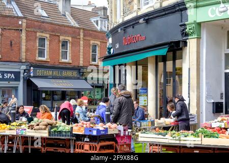 Cotham Hill Rd a Bristol è stato pedonale. Rubicontoo Cafe Foto Stock