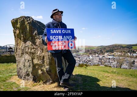 Hawick, Scozia, Regno Unito. 21 aprile 2021. George Galloway , fondatore del partito All for Unity e leader Jamie Blackett che si batte contro un confine duro con l'Inghilterra a Hawick , frontiere scozzesi, oggi. Iain Masterton/Alamy Live News Foto Stock