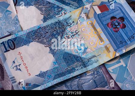 Primo piano della nuova banconota Qatari Riyal 10 Foto Stock