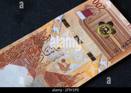 Primo piano della nuova banconota Qatari Riyal 200 Foto Stock