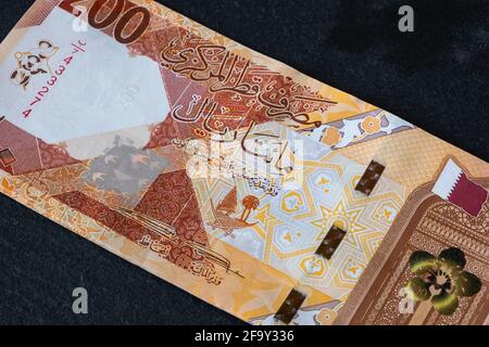 Primo piano della nuova banconota Qatari Riyal 200 Foto Stock