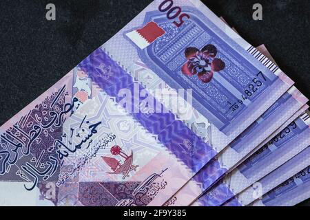 Primo piano della nuova banconota Qatari Riyal 500 Foto Stock