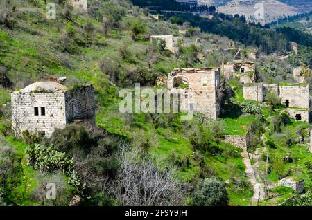 Lifta, Gerusalemme, Israele è un villaggio abbandonato di rovine. Foto Stock