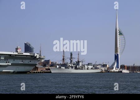 HMS Lancaster classe duca fregata tipo 23 della Royal Navy Ormeggiato nel porto di Portsmouth Foto Stock