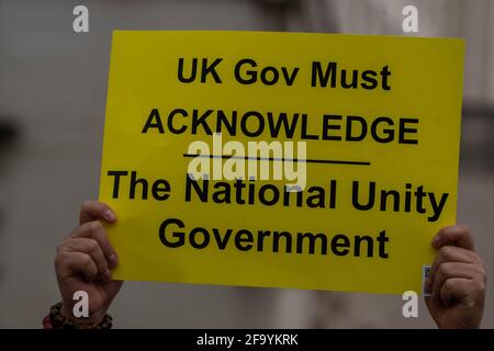Londra, Regno Unito. 21 Apr 2021. Protesta fuori Downing Street, Londra, contro il regime del Myanmar. Credit: Ian Davidson/Alamy Live News Foto Stock