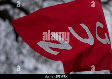 Londra, Regno Unito. 21 Apr 2021. Protesta fuori Downing Street, Londra, contro il regime del Myanmar. Credit: Ian Davidson/Alamy Live News Foto Stock