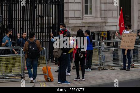 Londra, Regno Unito. 21 Apr 2021. Protesta fuori Downing Street, Londra, contro il regime del Myanmar. Credit: Ian Davidson/Alamy Live News Foto Stock