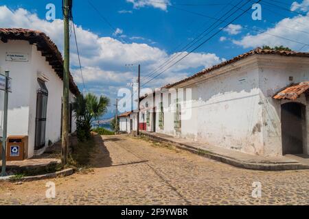 Strada acciottolata a Suchitoto, El Salvador Foto Stock