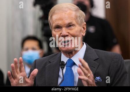 NASA Amministratore nominato ex senatore americano Bill Nelson (democratico della Florida), testimonia durante un Senato Commercio, Scienza, e Comitato dei Trasporti udienza di nomina su Capitol Hill, a Washington, Mercoledì, 21 aprile, 2021Credit: Graeme Jennings / Pool via CNP | utilizzo in tutto il mondo Foto Stock