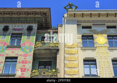 Splendido design in stile liberty Majolikahaus & Medallion House Apartments di otto Wagner, Vienna, Austria Foto Stock