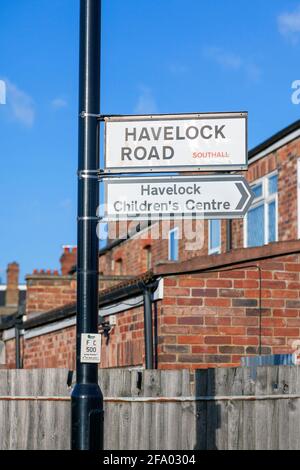 Regno Unito, Inghilterra, Londra, Southall, cartelli stradali alla fine di Havelock Road Foto Stock