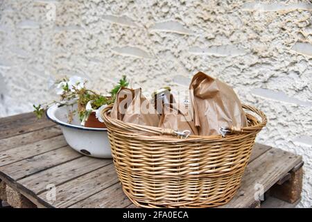 Un primo piano di un cestino. Foto di alta qualità Foto Stock