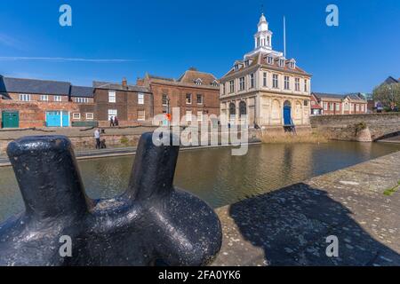 Vista della Dogana House, Purfleet Quay, Kings Lynn, Norfolk, Inghilterra, Regno Unito, Europa Foto Stock