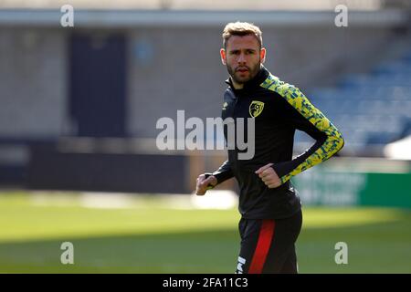 Londra, Regno Unito. 21 Apr 2021. Steve Cook di AFC Bournemouth durante la partita EFL Sky Bet Championship tra Millwall e Bournemouth al Den, Londra, Inghilterra, il 21 aprile 2021. Foto di Carlton Myrie. Solo per uso editoriale, è richiesta una licenza per uso commerciale. Nessun utilizzo nelle scommesse, nei giochi o nelle pubblicazioni di un singolo club/campionato/giocatore. Credit: UK Sports Pics Ltd/Alamy Live News Foto Stock