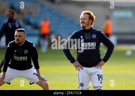Londra, Regno Unito. 21 Apr 2021. Ryan Woods of Millwall durante la partita EFL Sky Bet Championship tra Millwall e Bournemouth al Den, Londra, Inghilterra, il 21 aprile 2021. Foto di Carlton Myrie. Solo per uso editoriale, è richiesta una licenza per uso commerciale. Nessun utilizzo nelle scommesse, nei giochi o nelle pubblicazioni di un singolo club/campionato/giocatore. Credit: UK Sports Pics Ltd/Alamy Live News Foto Stock