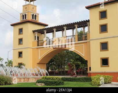 Città di Hialeah benvenuto ingresso plaza. Foto Stock