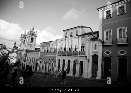 salvador, bahia, brasile - 16 dicembre 2020: Vista di vecchie dimore a Pelourinho, centro storico della città di Salvador. Foto Stock