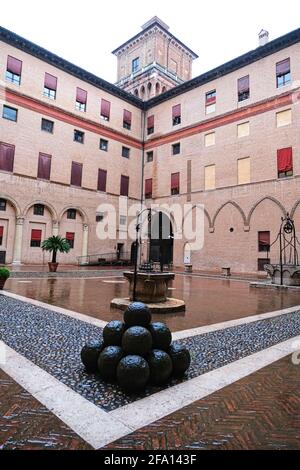 Il cortile del Castello Estense a Ferrara Italia Foto Stock