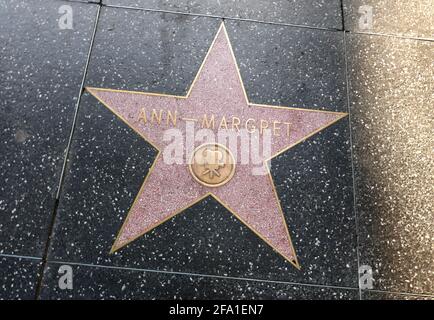 Hollywood, California, USA 17 aprile 2021 UNA visione generale dell'atmosfera dell'attrice Ann-Margret's Star sulla Hollywood Walk of Fame il 17 aprile 2021 a Hollywood, California, USA. Foto di Barry King/Alamy Stock foto Foto Stock