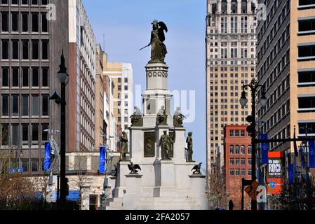 Monumento ai soldati e ai marinai del Michigan dopo la cerimonia di ri-dedicazione. Downtown Detroit, Michigan, Stati Uniti Foto Stock