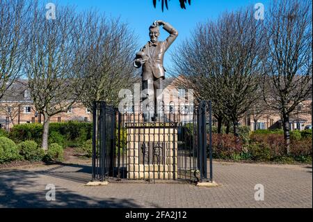 Statua di Stan Laurel a Laurel Park, North Shields Tyne and Wear, Regno Unito Foto Stock