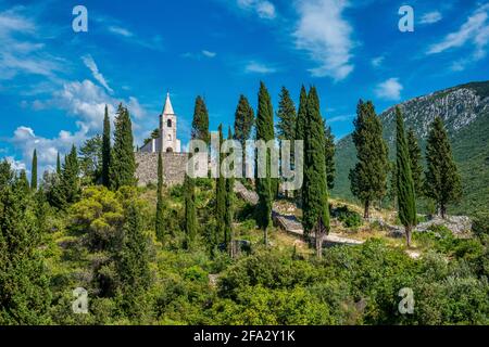 Chiesa di San Roko, protettore dalla lebbra, a Trpanj, Dalmazia Meridionale, Croazia è stato costruito nel 17 ° secolo sui resti di una chiesa più vecchia overl Foto Stock