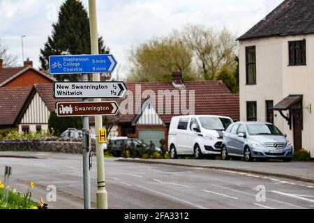 Swannington, Leicestershire. Inghilterra. Segnaletica nel centro del villaggio. Foto Stock