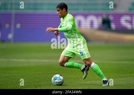 17 aprile 2021, bassa Sassonia, Wolfsburg: Calcio, Bundesliga, giorno 29, VFL Wolfsburg - Bayern Monaco, Volkswagen Arena: Paulo Otavio di Wolfsburg. Foto: Michael Sohn/AP-POOL/dpa Foto Stock