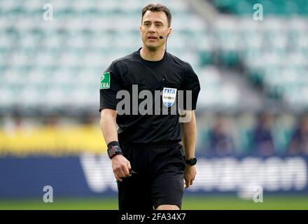 17 aprile 2021, bassa Sassonia, Wolfsburg: Calcio, Bundesliga, giorno 29, VFL Wolfsburg - Bayern Monaco, Volkswagen Arena: Arbitro Felix Zwayer. Foto: Michael Sohn/AP-POOL/dpa Foto Stock