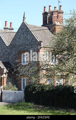 Vista di una elegante casa residenziale a Saffron Walden, Essex, Gran Bretagna, aprile 2021 Foto Stock