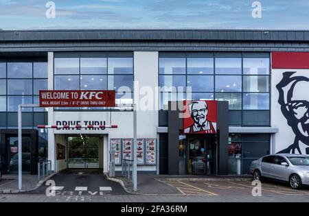 The KFC Drive Thru su New Nangor Road, Clondalkin, Dublino, Irlanda. Foto Stock