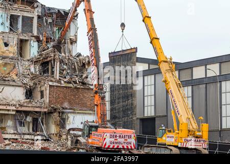 Tenda da demolizione utilizzata per proteggere l'area circostante in un centro città, Scozia, Regno Unito Foto Stock