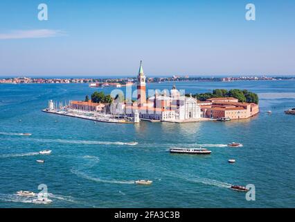 Venezia, Provincia di Venezia, Regione Veneto, Italia. Vista sull'isola o sull'isola di San Giorgio maggiore e sulla chiesa omonima che si trova sul Bacino Foto Stock