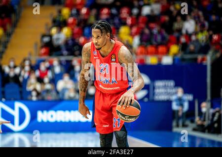 Mosca, Russia. 21 Apr 2021. Will Clyburn (21) di CSKA Mosca in azione durante il gioco 1 della Turco Airlines Eurolega Playoff della stagione 2020-2021 tra CSKA Mosca e Fenerbahce Beko Istanbul presso la megasport Arena. Punteggio finale: CSKA Mosca 92:76 Fenerbahce Beko Istanbul. Credit: SOPA Images Limited/Alamy Live News Foto Stock