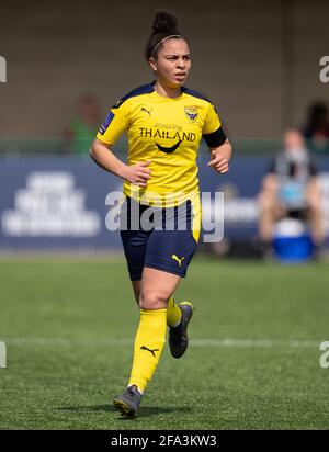 Ryal Quay, Regno Unito. 18 Apr 2021. Daisy McLachlan di Oxford United Women durante la partita della fa Cup femminile tra Oxford United Women e Charlton Athletic Women presso la Court Place Farm, Oxford, il 18 aprile 2021. Foto di Andy Rowland. Credit: Prime Media Images/Alamy Live News Foto Stock