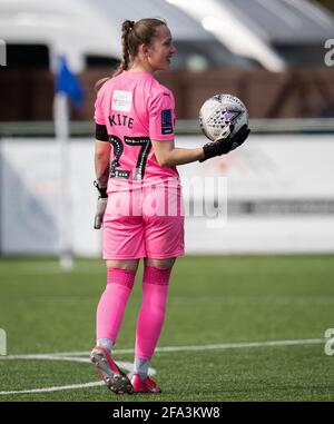 Ryal Quay, Regno Unito. 18 Apr 2021. Portiere Rose Kite di Oxford United Women durante la partita della Coppa delle Donne fa tra Oxford United Women e Charlton Athletic Women presso la Court Place Farm, Oxford, il 18 aprile 2021. Foto di Andy Rowland. Credit: Prime Media Images/Alamy Live News Foto Stock