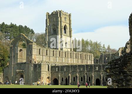 Fontane Abbey nella primavera 2021 Foto Stock