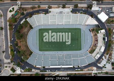 Una vista aerea dello Stadio Weingart (ex stadio ELAC) nel campus dell'East Los Angeles College, giovedì 22 aprile 2021, a Monterey Park, Cali Foto Stock