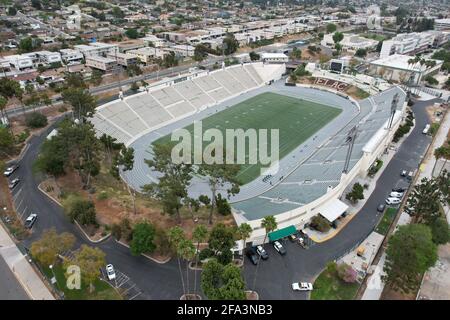 Una vista aerea dello Stadio Weingart (ex stadio ELAC) nel campus dell'East Los Angeles College, giovedì 22 aprile 2021, a Monterey Park, Cali Foto Stock