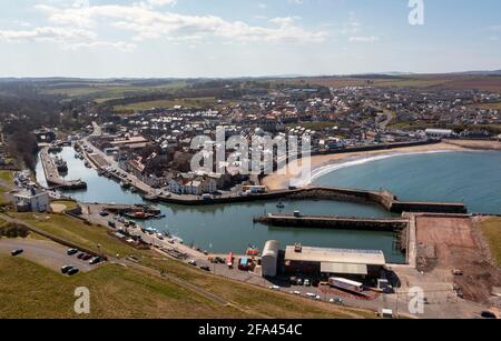 Vista aerea del porto di Eyemouth e del centro città, Berwickshire, Scozia. Foto Stock
